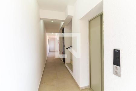 Studio para alugar com 34m², 1 quarto e sem vaga Studio para alugar com 34m², 1 quarto e sem vagaCorredor