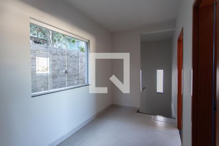 Corredor 2 andar de casa à venda com 3 quartos, 110m² em São João Batista, Belo Horizonte