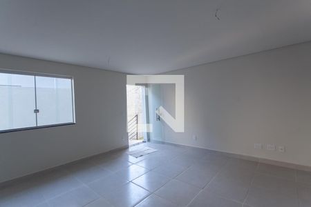 Sala de casa à venda com 3 quartos, 110m² em São João Batista, Belo Horizonte