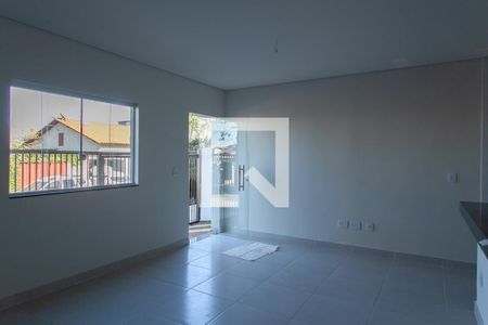 Sala de casa à venda com 3 quartos, 110m² em São João Batista, Belo Horizonte