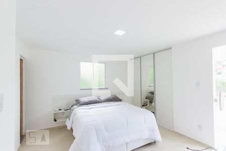 Casa de condomínio para alugar com 180m², 3 quartos e 2 vagas Casa de condomínio para alugar com 180m², 3 quartos e 2 vagasSuíte