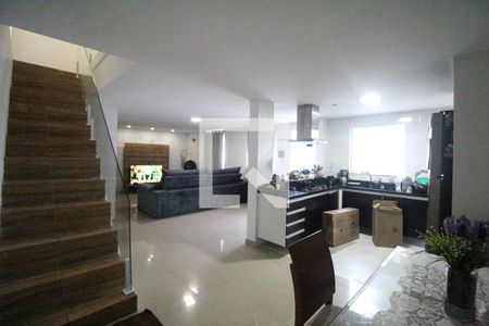 Casa de condomínio para alugar com 180m², 3 quartos e 2 vagas Casa de condomínio para alugar com 180m², 3 quartos e 2 vagasCozinha