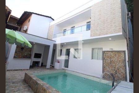 Casa de condomínio para alugar com 180m², 3 quartos e 2 vagas Casa de condomínio para alugar com 180m², 3 quartos e 2 vagasPiscina
