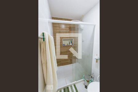 Casa de condomínio para alugar com 180m², 3 quartos e 2 vagas Casa de condomínio para alugar com 180m², 3 quartos e 2 vagasBanheiro da Suíte