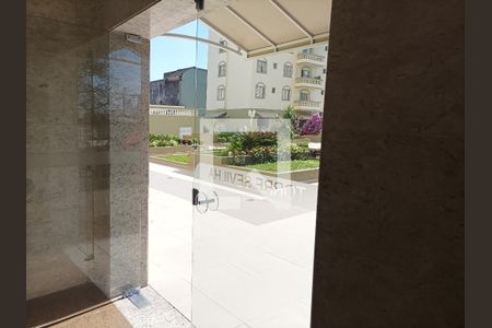 Apartamento para alugar com 90m², 2 quartos e 1 vaga Apartamento para alugar com 90m², 2 quartos e 1 vagaHall de social