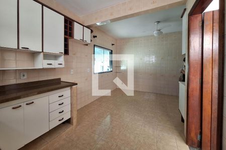 Casa para alugar com 360m², 3 quartos e 2 vagasCozinha