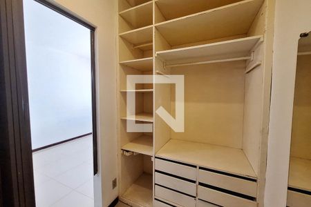 Casa para alugar com 360m², 3 quartos e 2 vagasDetalhe
