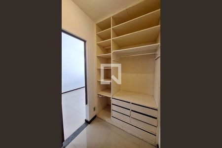 Casa para alugar com 360m², 3 quartos e 2 vagasDetalhe