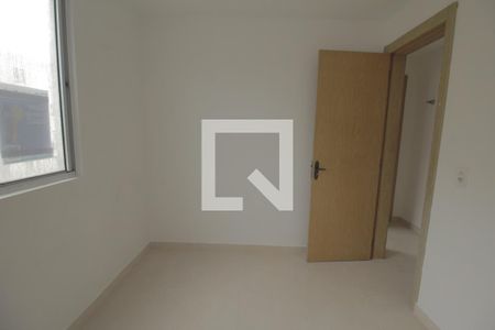 Quarto 1 de apartamento para alugar com 2 quartos, 40m² em Protásio Alves, Porto Alegre