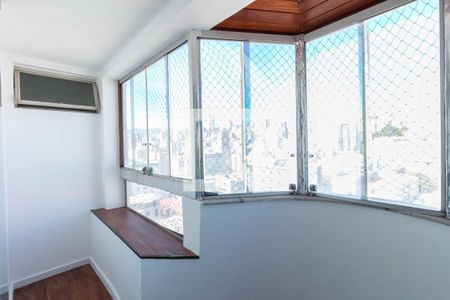 Apartamento para alugar com 140m², 4 quartos e 3 vagas Apartamento para alugar com 140m², 4 quartos e 3 vagasQuarto Suíte