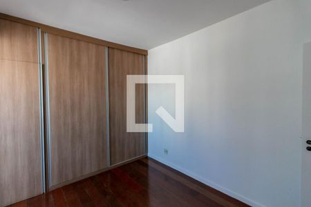 Apartamento para alugar com 140m², 4 quartos e 3 vagas Apartamento para alugar com 140m², 4 quartos e 3 vagasQuarto Suíte