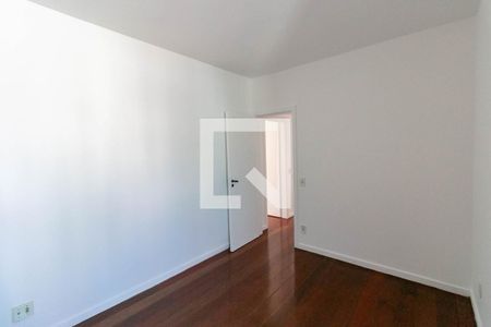 Apartamento para alugar com 140m², 4 quartos e 3 vagas Apartamento para alugar com 140m², 4 quartos e 3 vagasQuarto Suíte
