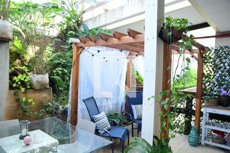 Apartamento para alugar com 110m², 2 quartos e 3 vagasQuintal