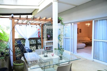 Apartamento para alugar com 110m², 2 quartos e 3 vagasQuintal