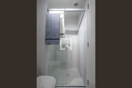 Banheiro de kitnet/studio para alugar com 1 quarto, 30m² em Pinheiros, São Paulo
