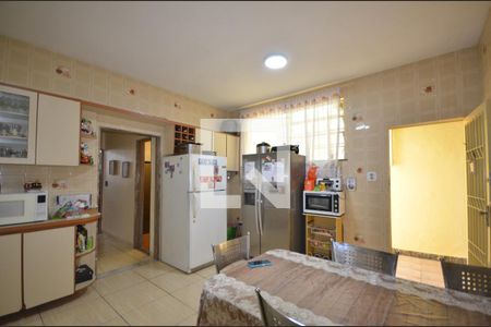 Casa à venda com 269m², 5 quartos e 1 vagaCozinha