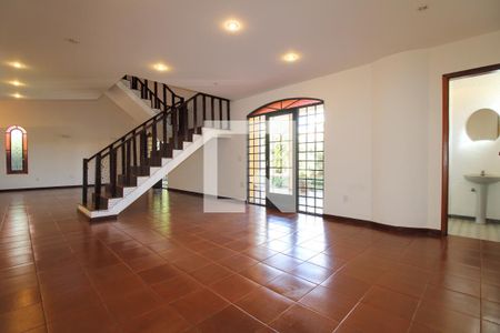 Sala de casa à venda com 4 quartos, 300m² em Belvedere, Belo Horizonte