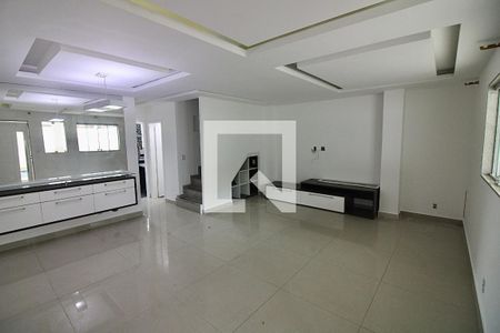 Casa de condomínio para alugar com 180m², 5 quartos e 2 vagasSala