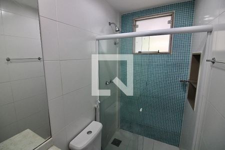 Banheiro da Suíte 1 de casa de condomínio para alugar com 5 quartos, 180m² em Vargem Pequena, Rio de Janeiro
