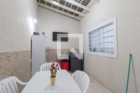 Casa à venda com 184m², 3 quartos e 2 vagasÁrea de serviço