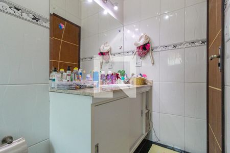 Casa à venda com 184m², 3 quartos e 2 vagasBanheiro da suíte 2