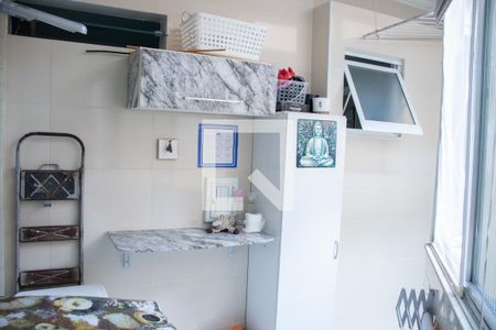 Apartamento à venda com 100m², 2 quartos e 1 vagaÁrea de Serviço