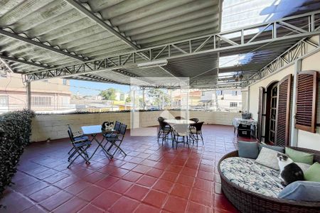Casa à venda com 238m², 3 quartos e 3 vagasQuintal