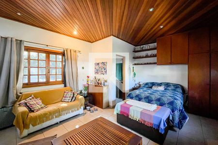 Casa à venda com 238m², 3 quartos e 3 vagasSuíte 2