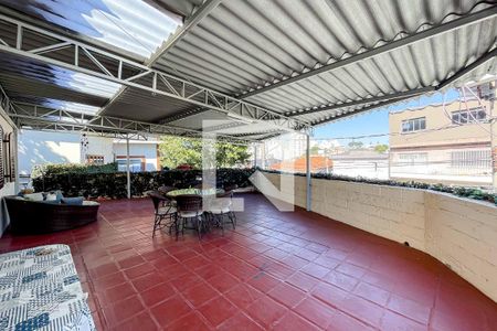 Casa à venda com 238m², 3 quartos e 3 vagasQuintal
