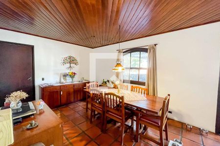 Sala de casa à venda com 3 quartos, 238m² em Vila Romero, São Paulo