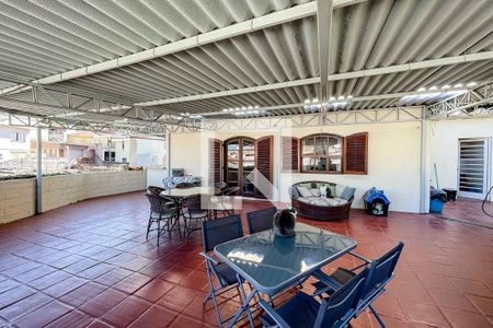 Casa à venda com 238m², 3 quartos e 3 vagasQuintal