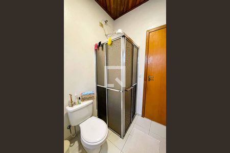 Casa à venda com 238m², 3 quartos e 3 vagasBanheiro da Suíte 2