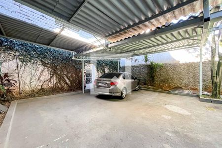 Casa à venda com 238m², 3 quartos e 3 vagasGaragem