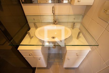 Apartamento à venda com 70m², 3 quartos e 1 vaga Apartamento à venda com 70m², 3 quartos e 1 vagaBanheiro da Suíte