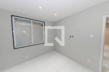 Quarto de casa de condomínio para alugar com 1 quarto, 60m² em Praça Seca, Rio de Janeiro