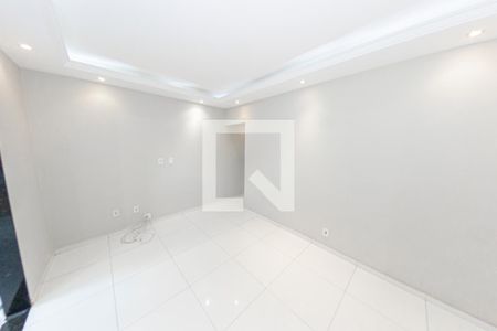 Sala de casa de condomínio para alugar com 1 quarto, 60m² em Praça Seca, Rio de Janeiro