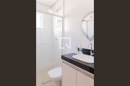 Banheiro de apartamento à venda com 2 quartos, 100m² em Sagrada Família, Belo Horizonte