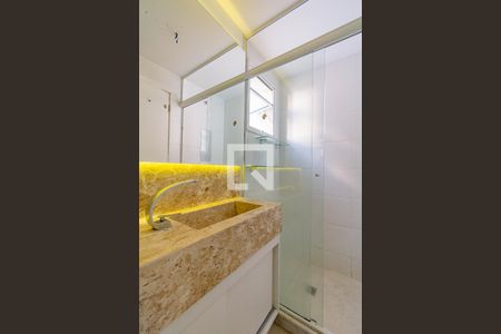 Apartamento à venda com 76m², 2 quartos e 2 vagasBanheiro 1