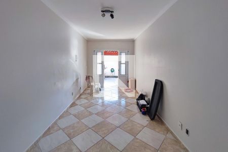 Casa à venda com 90m², 3 quartos e 2 vagasSala