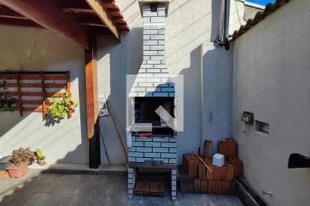 Casa à venda com 90m², 3 quartos e 2 vagasQuintal