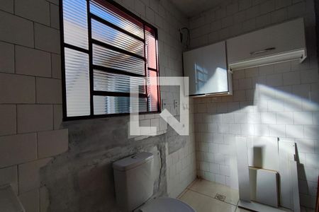 Casa à venda com 90m², 3 quartos e 2 vagasBanheiro e Área de Serviço