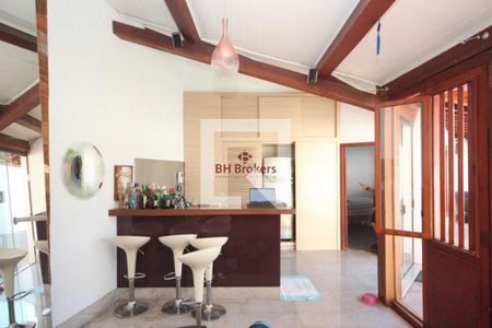 Casa à venda com 2 quartos, 195m² em São Bento, Belo Horizonte