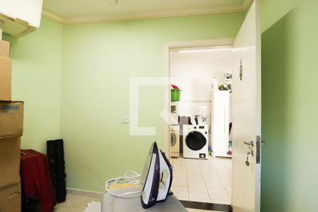 Casa à venda com 275m², 5 quartos e 5 vagasQuarto de Serviço