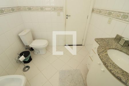 Casa à venda com 275m², 5 quartos e 5 vagasBanheiro de Suíte