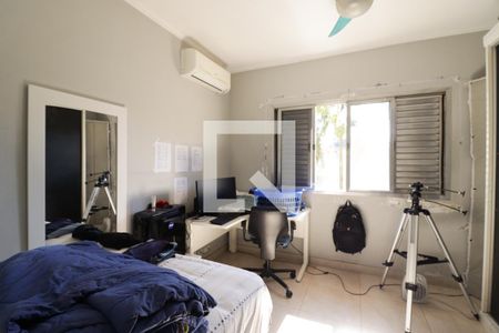 Casa à venda com 275m², 5 quartos e 5 vagasQuarto 2