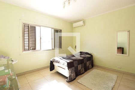 Casa à venda com 275m², 5 quartos e 5 vagasQuarto 1