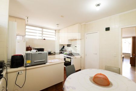 Casa à venda com 275m², 5 quartos e 5 vagasCozinha