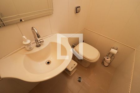 Casa à venda com 275m², 5 quartos e 5 vagasLavabo