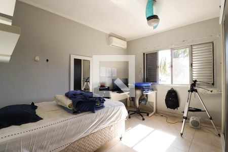 Casa à venda com 275m², 5 quartos e 5 vagasQuarto 2