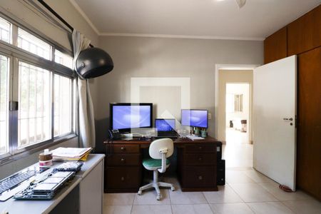 Casa à venda com 275m², 5 quartos e 5 vagasQuarto 3 - Escritório